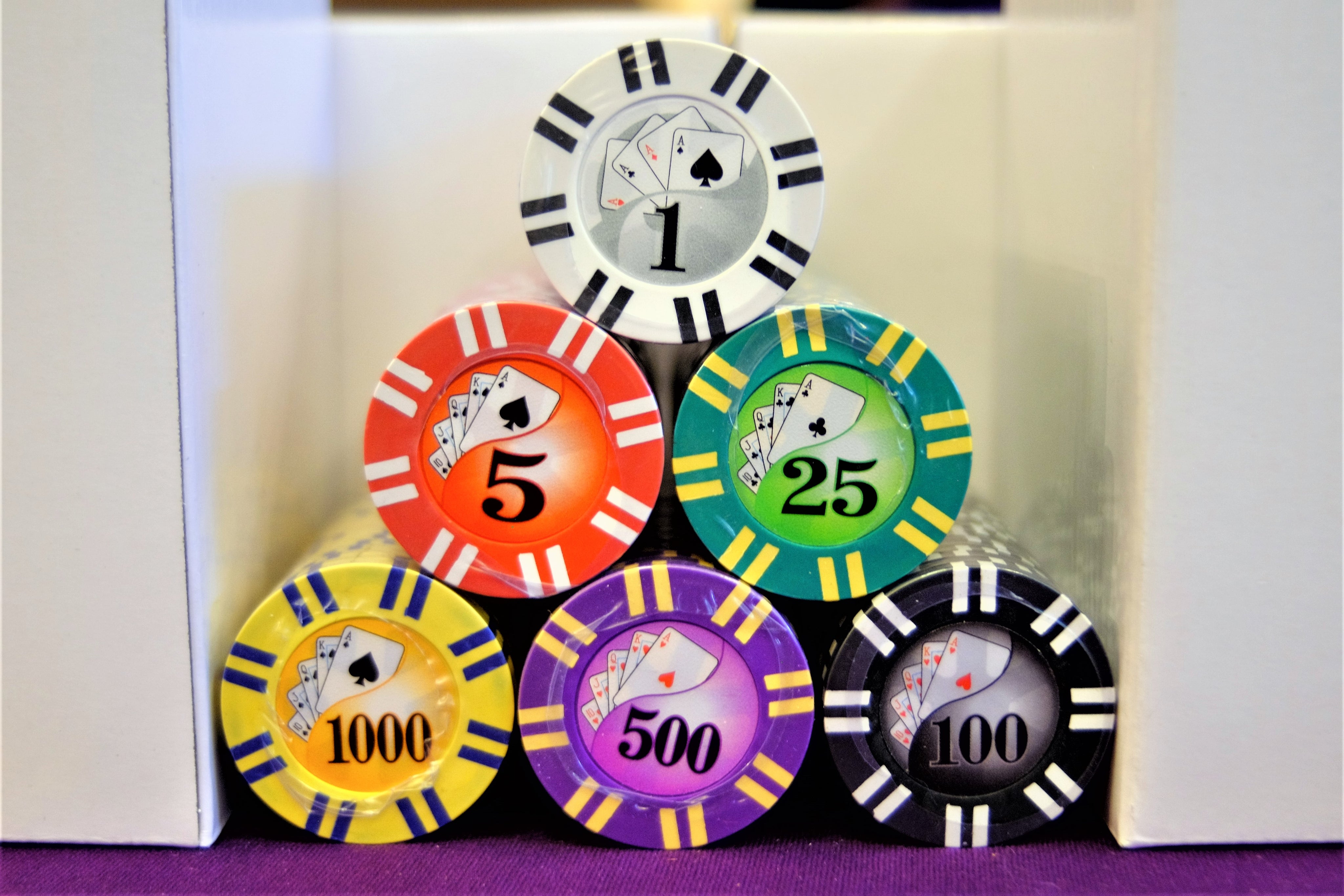 Denom Yin Yang Chips Casino Quest