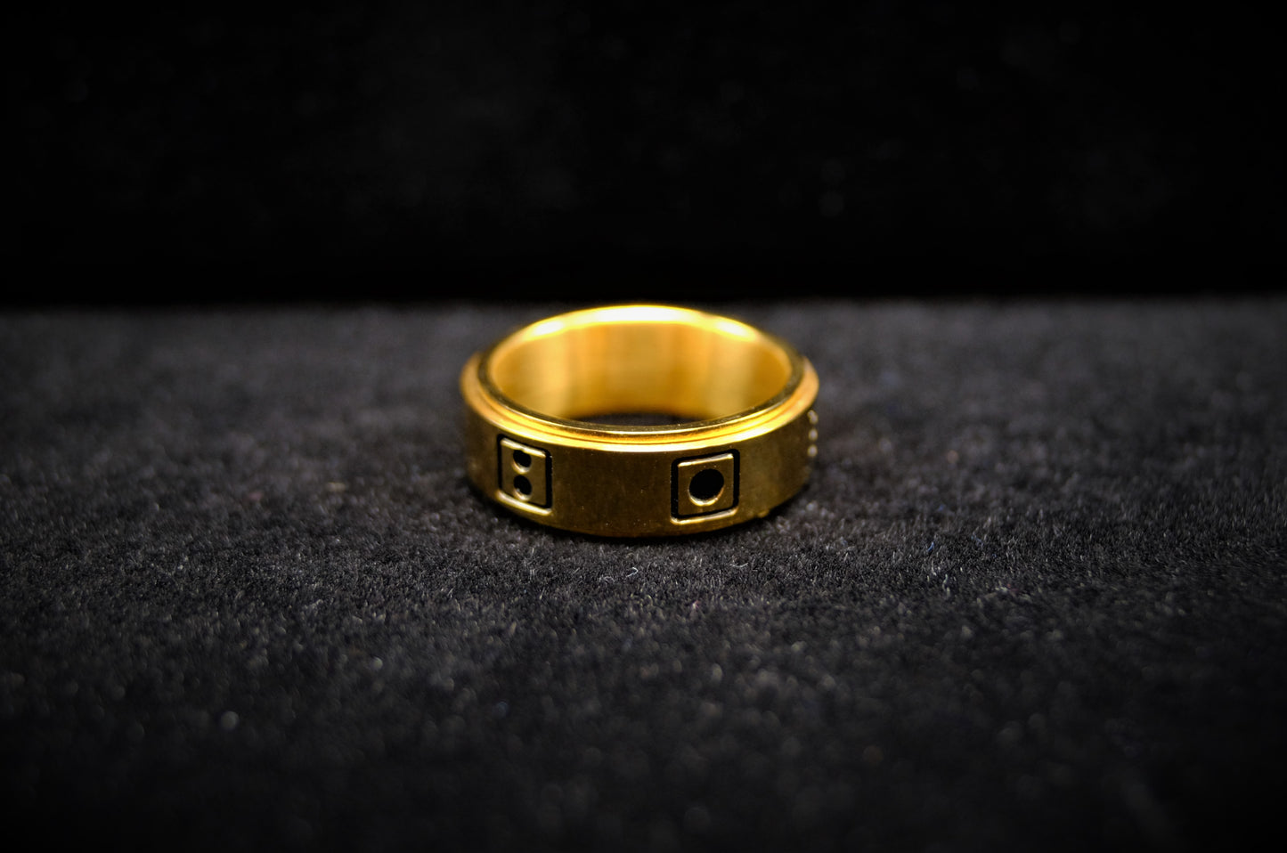 Gold Spinning Dice Ring – Casino Quest